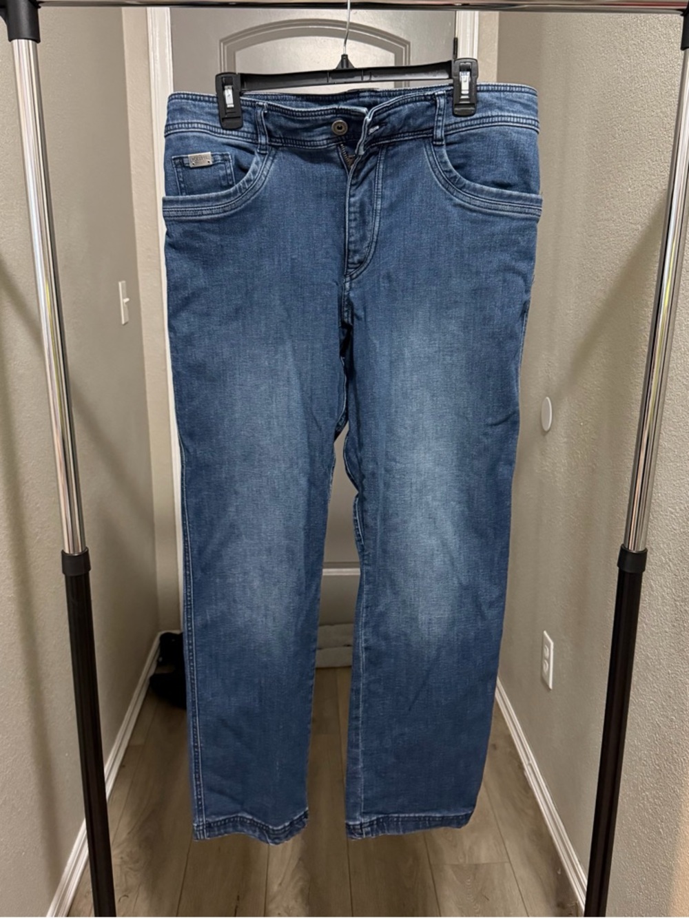 Kuhl Men's Blue Straight Jeans - Medium Wash - Size 34 x 30